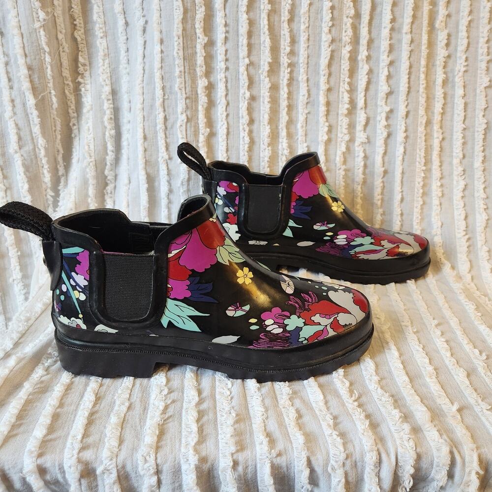 Sakroots Sz 10 Rhyme Ankle Rainboot Booties Black Floral Spring Boots